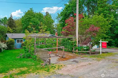8008 S 122nd Street, Seattle, WA 98178 - Photo 4