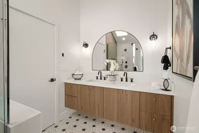 358 N 74th Street, Seattle, WA 98103 - Photo 22