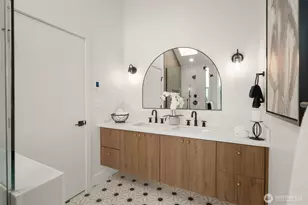 358 N 74th St, Seattle, WA 98103 - Photo 22