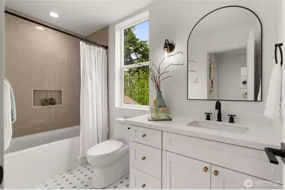 358 N 74th Street, Seattle, WA 98103 - Photo 26