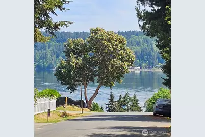 3827 Roosevelt Street NE, Bremerton, WA 98311 - Photo 4