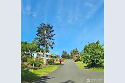 3827 Roosevelt Street NE, Bremerton, WA 98311 - Photo 4