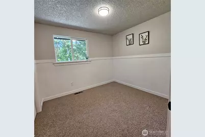 3827 Roosevelt Street NE, Bremerton, WA 98311 - Photo 14