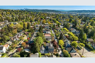 7060 Cleopatra Place NW, Seattle, WA 98117 - Photo 36