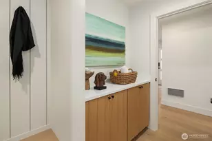 7060 Cleopatra Pl NW, Seattle, WA 98117 - Photo 30