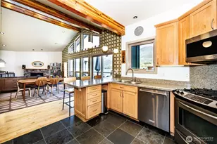 246 Shallow Shore Rd, Bellingham, WA 98229 - Photo 10