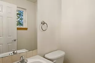 10520 Whitman Ave N, Seattle, WA 98133 - Photo 8