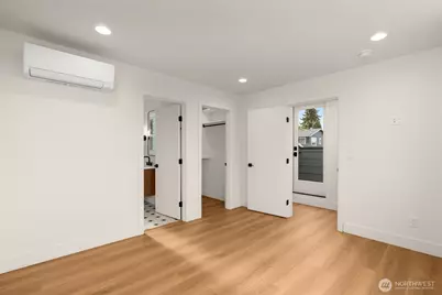 7403 Dayton Avenue N, Seattle, WA 98103 - Photo 14