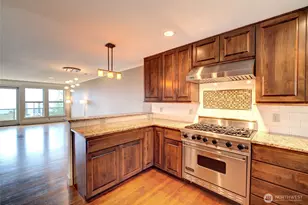 505 W Olympic Pl, Seattle, WA 98119 - Photo 8