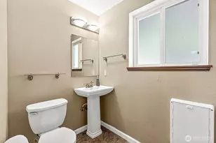 12813 Military Rd E, Puyallup, WA 98374 - Photo 30