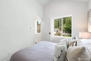 11013 Goodwin Way NE, Seattle, WA 98125 - Photo 16