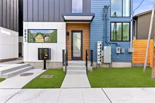 8863 Midvale Ave N, Seattle, WA 98103 - Photo 2