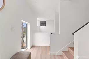 8863 Midvale Ave N, Seattle, WA 98103 - Photo 14