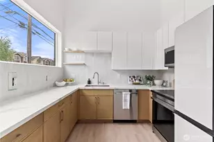 8863 Midvale Ave N, Seattle, WA 98103 - Photo 8