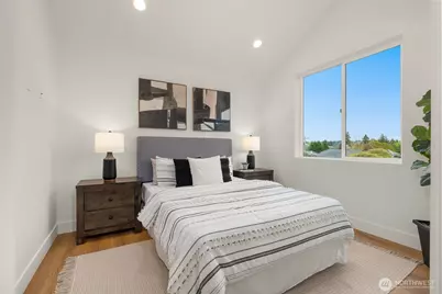 7405 Dayton Avenue N, Seattle, WA 98103 - Photo 14