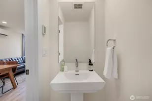 1645 22nd Ave, Seattle, WA 98122 - Photo 12