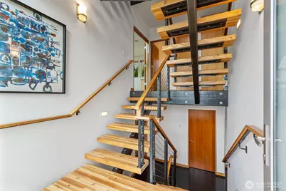 2506 N 38th Street, Seattle, WA 98103 - Photo 2