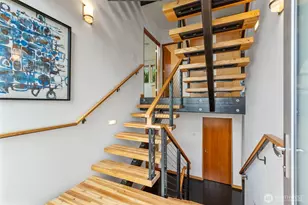 2506 N 38th St, Seattle, WA 98103 - Photo 2