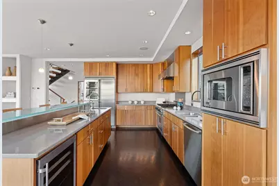 2506 N 38th Street, Seattle, WA 98103 - Photo 10