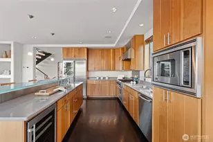 2506 N 38th St, Seattle, WA 98103 - Photo 10