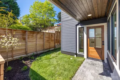 909 32nd Avenue S #C, Seattle, WA 98144 - Photo 2
