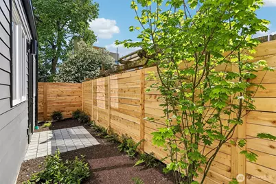 4425 Fremont Avenue N #A, Seattle, WA 98103 - Photo 30