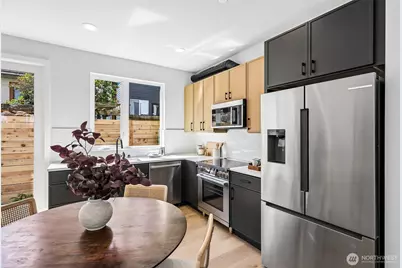 4425 Fremont Avenue N #A, Seattle, WA 98103 - Photo 8