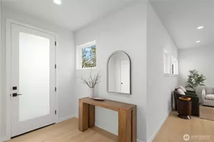 4425 Fremont Ave N, Seattle, WA 98103 - Photo 2