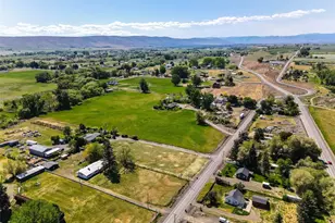 11704 Gilbert Rd, Yakima, WA 98903 - Photo 2