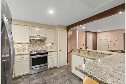 904 SW 214th Place, Lynnwood, WA 98036 - Photo 10