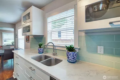 8451 35th Avenue SW, Seattle, WA 98126 - Photo 12