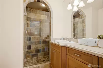 4616 95th Avenue NE, Yarrow Point, WA 98004 - Photo 32