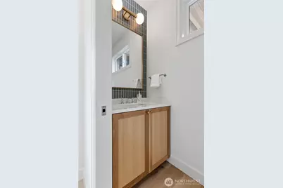 6832 47th Avenue NE, Seattle, WA 98115 - Photo 8