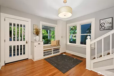 5207 Wallingford Avenue N, Seattle, WA 98103 - Photo 8