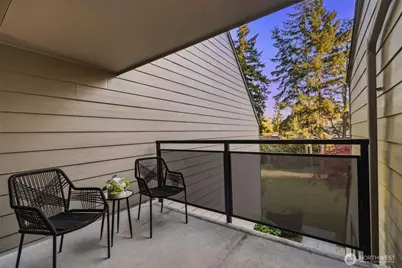 10327 NE 19th Place, Bellevue, WA 98004 - Photo 16