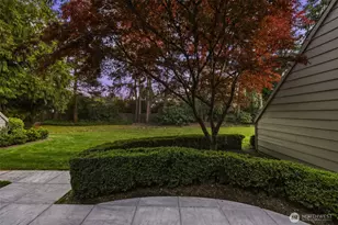 10327 NE 19th Pl, Bellevue, WA 98004 - Photo 18