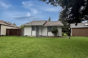 647 Bavarian Ln SE, Olympia, WA 98513 - Photo 2