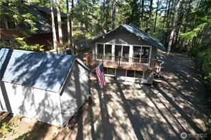 811 N Potlatch Dr, Hoodsport, WA 98548 - Photo 1
