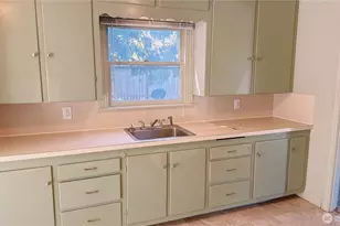 1124 Nevada St, Bellingham, WA 98229 - Photo 6