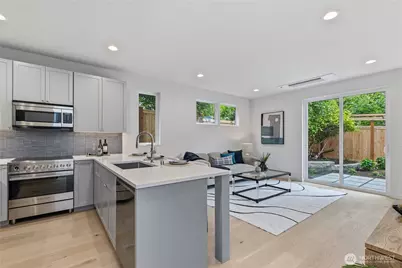 6834 47th Avenue NE, Seattle, WA 98115 - Photo 6