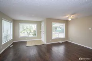 16313 64th St E, Sumner, WA 98390 - Photo 12