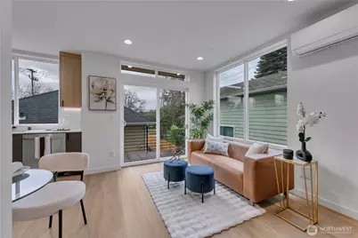 4404 S Othello St # D, Seattle, WA 98118 - Photo 2