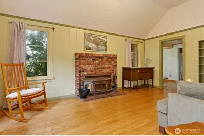 14019 36th Avenue NE, Seattle, WA 98125 - Photo 2