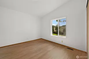 2400 Donovan Ave, Bellingham, WA 98225 - Photo 16