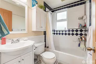 6512 Phinney Ave N, Seattle, WA 98103 - Photo 12