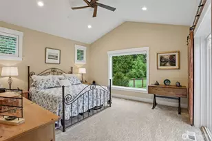 24827 NE 80th St, Redmond, WA 98053 - Photo 22