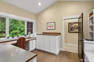 24827 NE 80th St, Redmond, WA 98053 - Photo 18