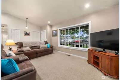 1010 Academy Street, Sumner, WA 98390 - Photo 6