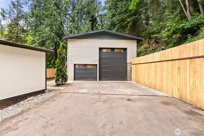 22518 Dorre Don Way, Maple Valley, WA 98038 - Photo 34