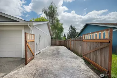 134 5th Avenue SE, Pacific, WA 98047 - Photo 4